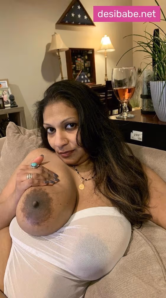 Image of Indian NRI Busty Horny Naughty Milf Aunty Fully Nude Private Sexy Big Boobs And Big Ass Show Sucking BBC Public Nudes Pics