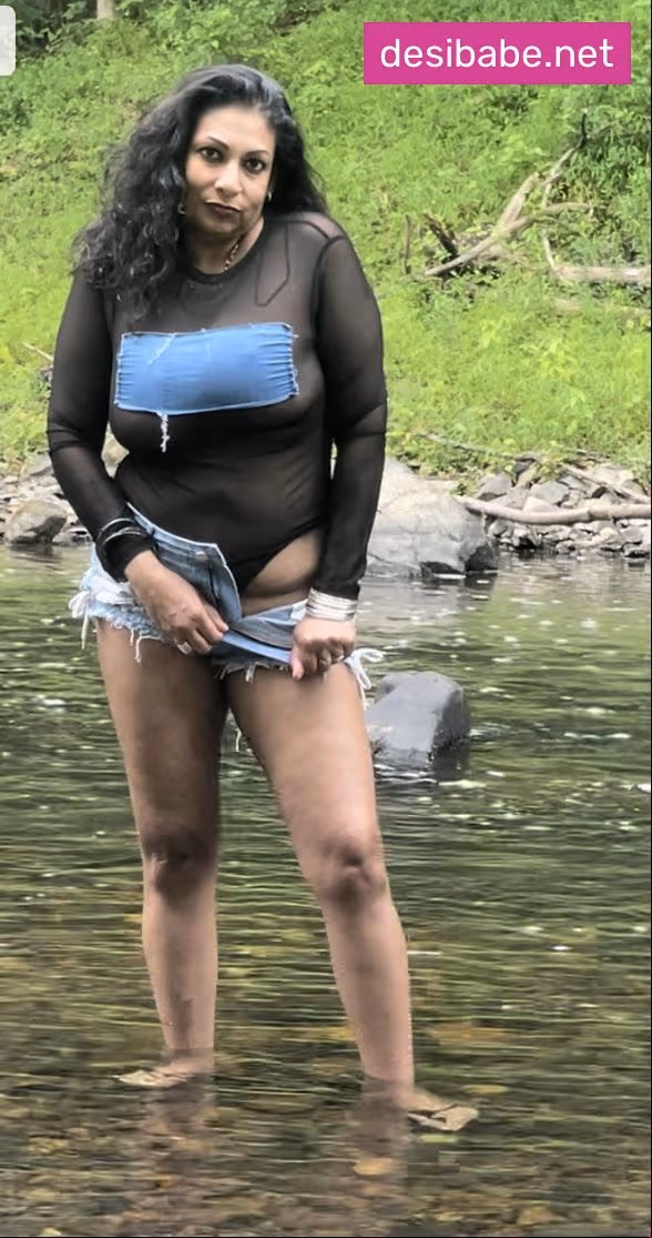 Image of Indian NRI Busty Horny Naughty Milf Aunty Fully Nude Private Sexy Big Boobs And Big Ass Show Sucking BBC Public Nudes Pics